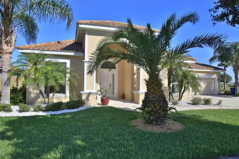 3555 Maribella Dr, New Smyrna Beach, FL 32168
