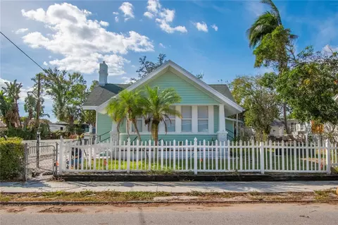 708 22nd St W, Bradenton, FL 34205