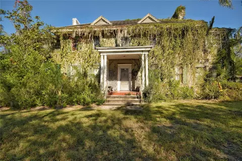1401 E Lakeview Ave, Eustis, FL 32726