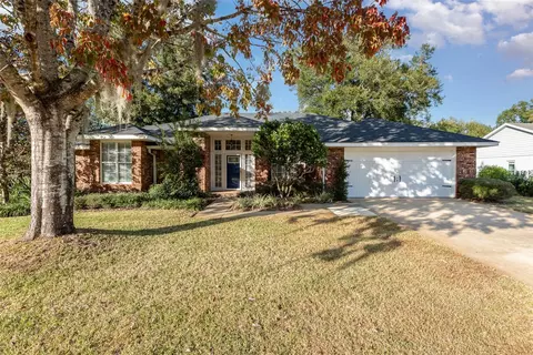 1515 Robinwood Dr, Deland, FL 32720