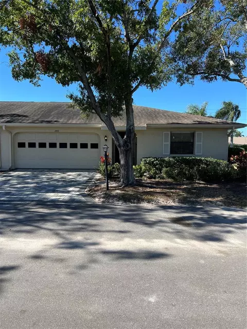 2513 Lancaster Dr, Sun City Center, FL 33573