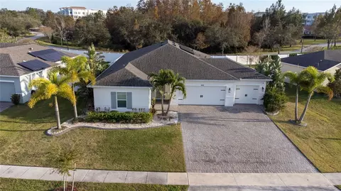 402 Blue Lake Cir, Kissimmee, FL 34758