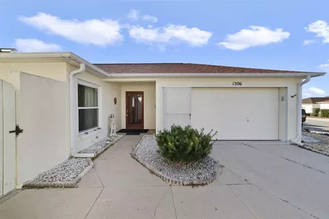 1306 Loma Ln, The Villages, FL 32159