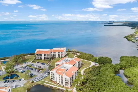 224 Mariner Dr, Tarpon Springs, FL 34689