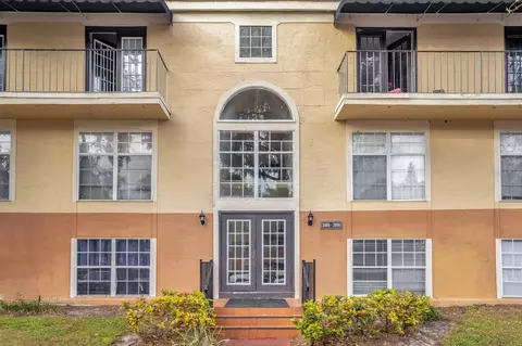 3995 Versailles Dr #3995F, Orlando, FL 32808