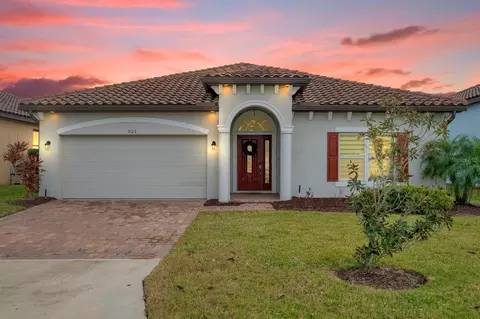 321 Villa Sorrento Cir, Haines City, FL 33844