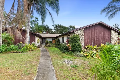 107 Maplewood Dr, Sanford, FL 32771
