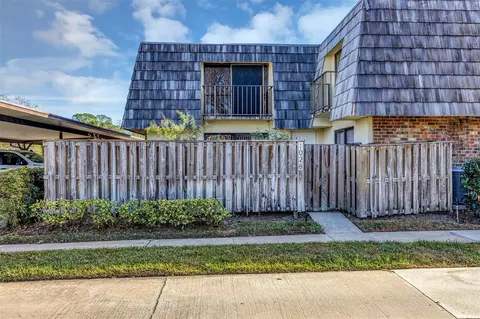 1028 Royal Oak Blvd, Leesburg, FL 34748