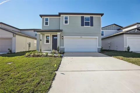 3919 Radiant Mountain Dr, Plant City, FL 33565