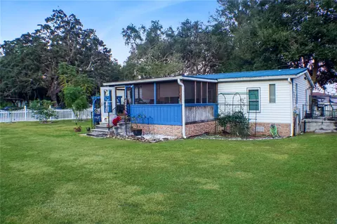 18660 SE 25th Pl, Ocklawaha, FL 32179