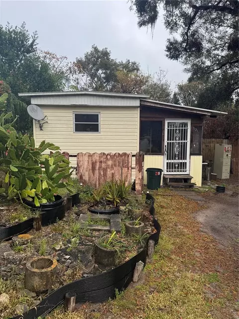 121 Buckeye Acres Dr, Osteen, FL 32764