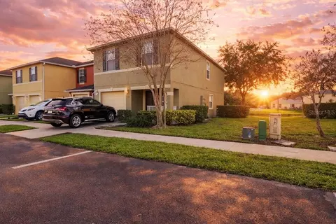 572 Cresting Oak Cir #19, Orlando, FL 32824