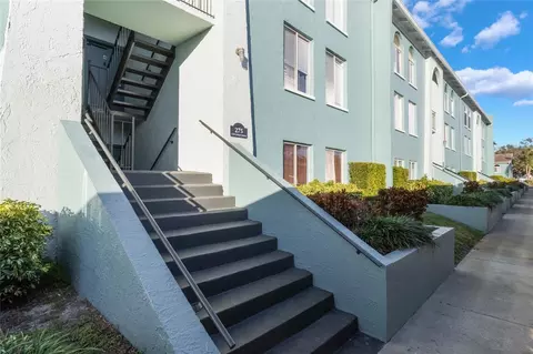 275 114th Ave N #2, Saint Petersburg, FL 33716