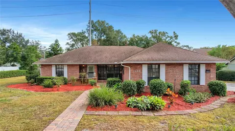 1208 Hilltop Dr, Mount Dora, FL 32757