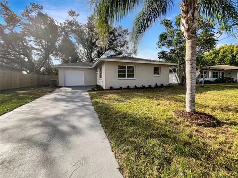4642 Spahn St, Sarasota, FL 34232