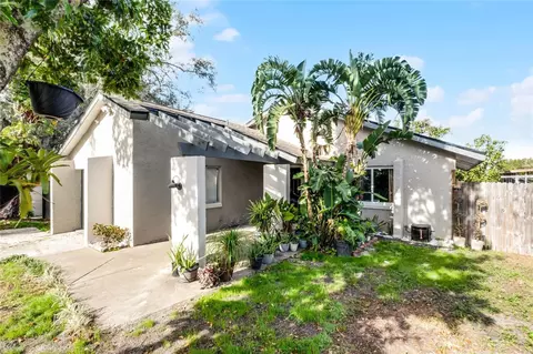 2216 Greenview Cir, Orlando, FL 32808