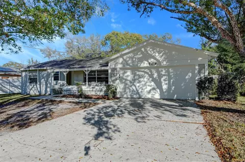 209 Meadow Hills Dr, Sanford, FL 32773