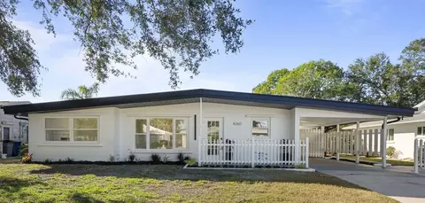 4260 Des Plaines Dr, Sarasota, FL 34233