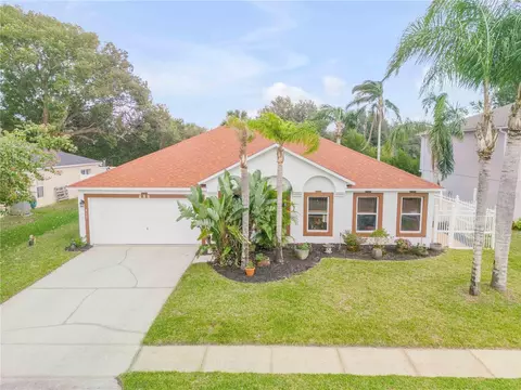 915 Cascades Park Trl, Deland, FL 32720