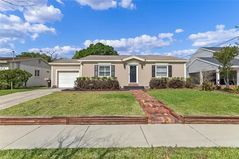 1926 Lake Sue Dr, Orlando, FL 32803