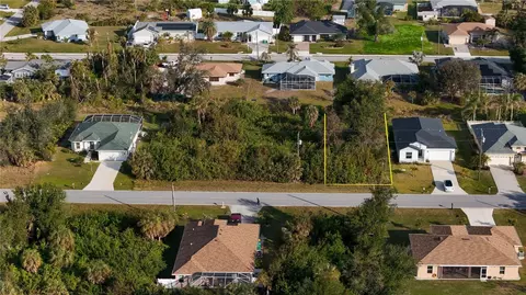 498 Sunset Rd, Rotonda West, FL 33947