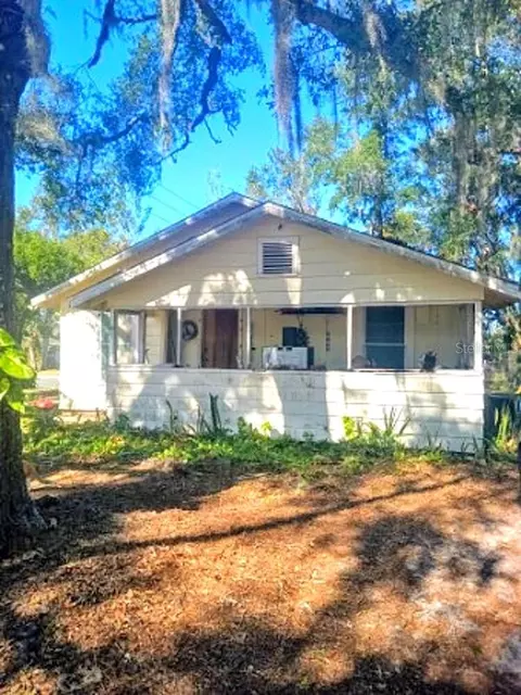 1303 Stowe Ave, Mount Dora, FL 32757