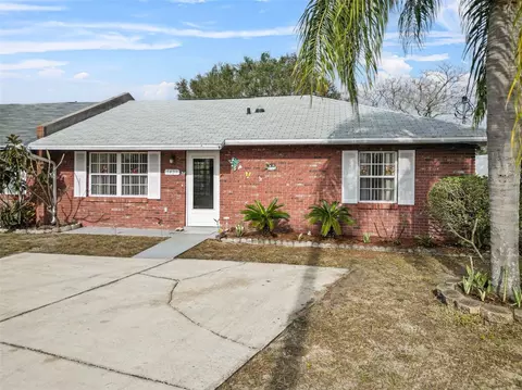 1423 Thousand Roses Dr N, Lake Wales, FL 33853