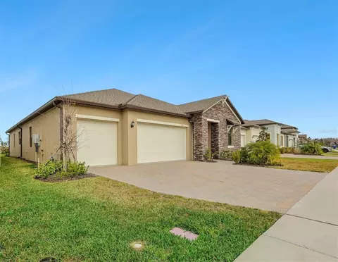 8796 Little Bluestem Dr, Land O Lakes, FL 34637