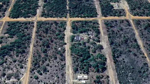 128 15th St, Interlachen, FL 32148