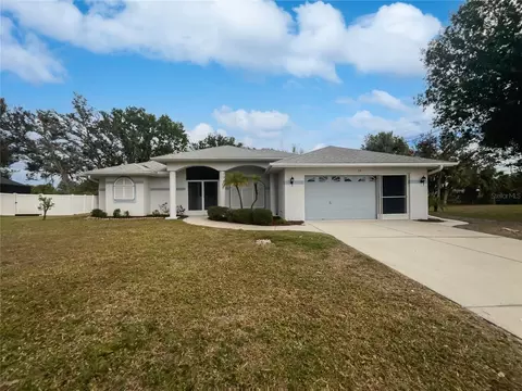 13 Perimeter Dr, Englewood, FL 34223