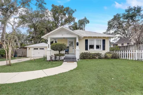 135 E 9th Ave, Mount Dora, FL 32757
