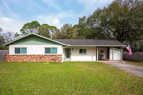 318 Satsuma Dr, Sanford, FL 32771