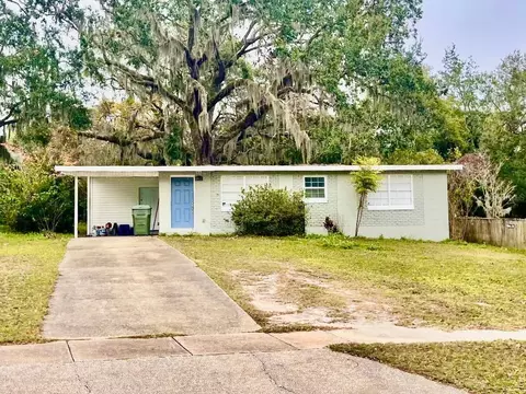 1412 Pembrook Dr, Leesburg, FL 34748