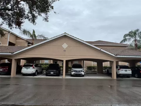 915 Fairwaycove Ln #206, Bradenton, FL 34212