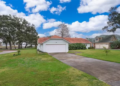 808 N Shore Dr, Leesburg, FL 34748