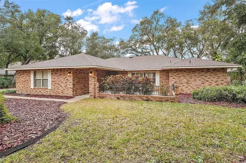9908 Fairway Cir, Leesburg, FL 34788