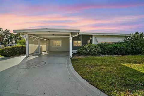 711 Dolphin Dr, Tavares, FL 32778