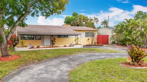 6771 Meade St, Hollywood, FL 33024