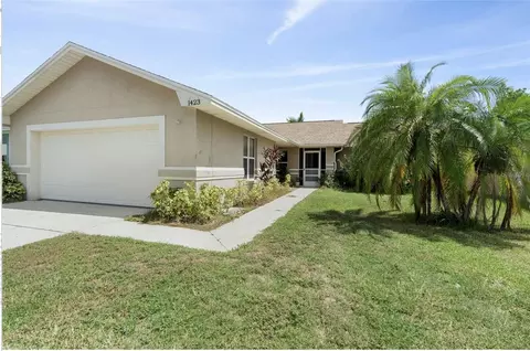 1423 Grand Cayman Cir, Winter Haven, FL 33884