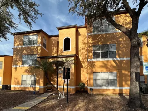 4524 Commander Dr #1613, Orlando, FL 32822