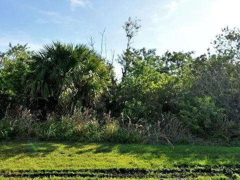 1589 SW Iffla Ave, Port St Lucie, FL 34953