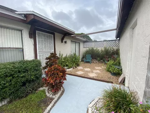 1138 Easton St, Orlando, FL 32825