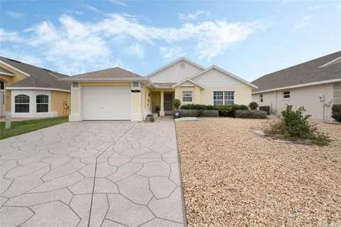 827 Challenger Ave, Davenport, FL 33897