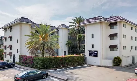 924 SE 2nd St #4, Fort Lauderdale, FL 33301