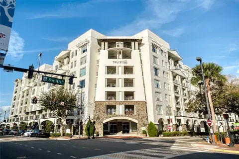 2305 Edgewater Dr #1403, Orlando, FL 32804