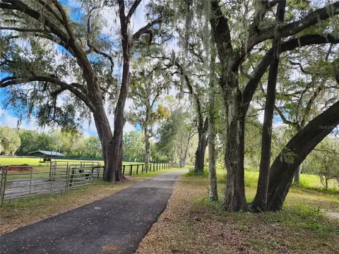 7670 NW 137th Ave, Morriston, FL 32668