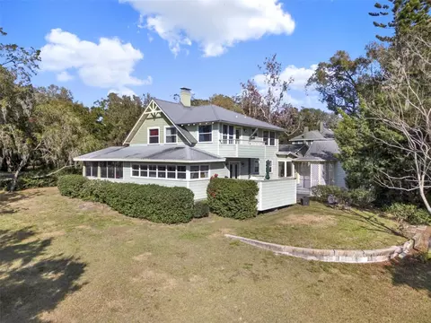 340 W 9th Ave, Mount Dora, FL 32757