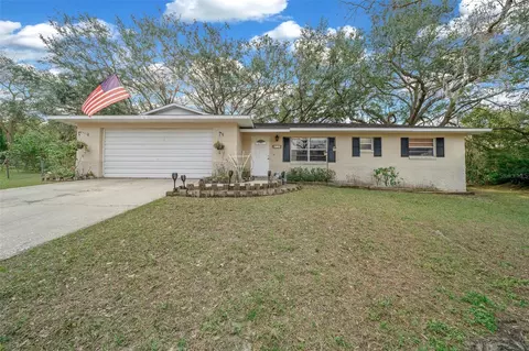 212 Glenn St, Leesburg, FL 34748