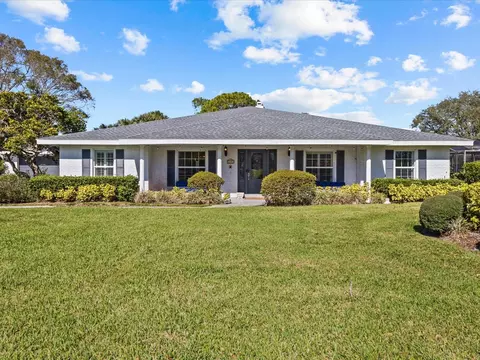 19 Meadowlake Ct, Winter Haven, FL 33884