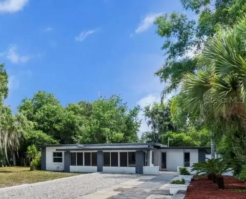 120 E Wilt Ave, Eustis, FL 32726